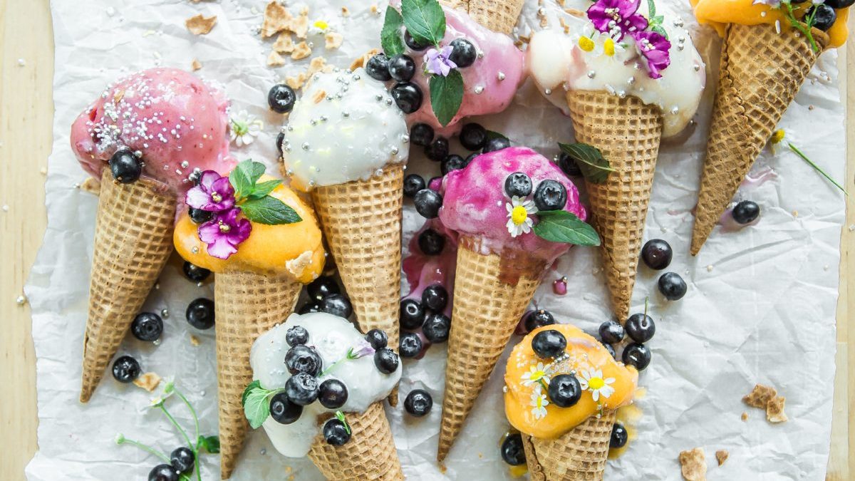 decorative pastry confection